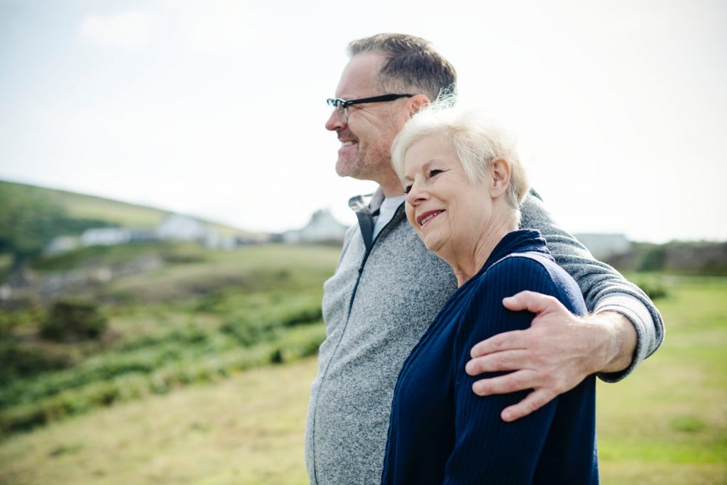 2 people looking into distance